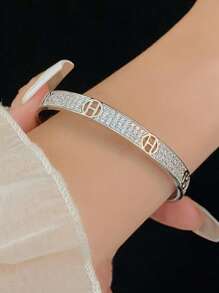 Gold Bracelet, Elegant And High-Quality, Suitable For Daily Wear, Dates, Parties And Gifts
