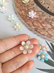 50 chiếc/túi, hoa 6 cánh nhiều màu sắc 20mm, nền vàng, đính ngọc trai và đá pha lê, hoa nhựa không lỗ, dùng để trang trí quần áo. - màu sắc - Xem 4