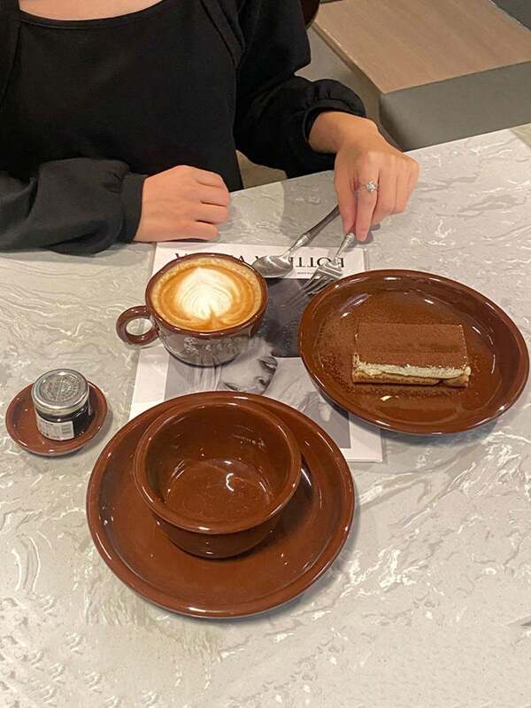 1 set de vaisselle en céramique marron minimaliste, design de couleur unie rétro, convient pour le café, les desserts, l'usage quotidien, créant une expérience de dîner esthétique