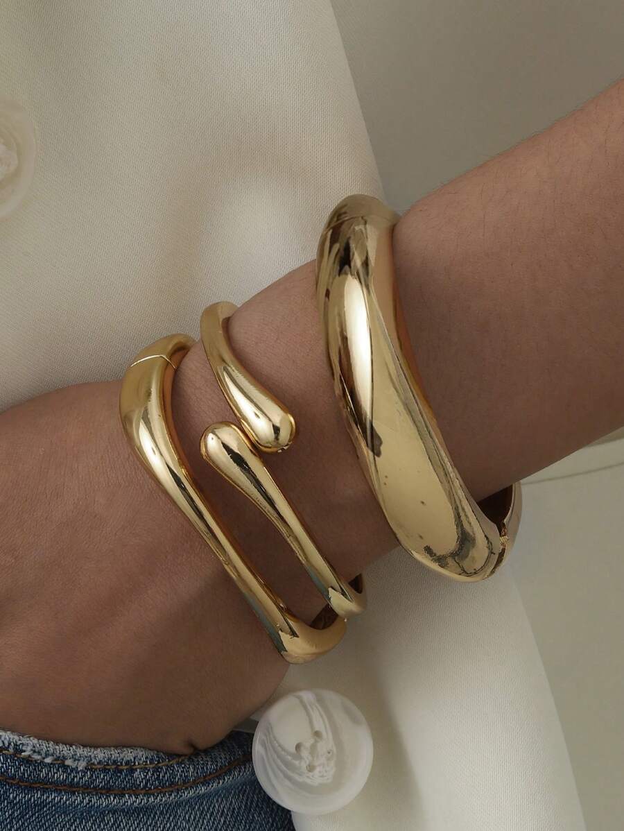 1pc Retro Minimalist Asymmetrical Metal Water Drop Snake Bracelet, Personalized Exaggerated Simplified Geometric Abstract Design Luxury Elegant Bracelet, Suitable For Women's Daily Commute, Holiday Gifts, Friends Parties And Banquets, Fashion Street Photography, Fashion Show Accessories