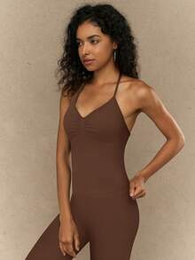 Yefecy 新款 Impact 运动瑜伽背心，女士健身瑜伽衫，运动服，露背褶皱内置胸罩罩杯上衣，春季款 - 棕色 - 查看 2