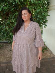 Truni Sometimesglam Plus Size Women Striped V-Neck Flare Sleeve Ruffle Hem Casual Dress, For Pear Triangle Body Shape