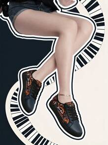 [Rock Music Festival Theme] Women's Custom Name Low-Top Sneakers, PU Upper Panel Shoes, Skull And Guitar Flame Print, Lightweight Unisex All-Season Casual Wear