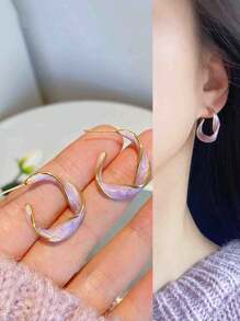 1 par de pendientes de aro en forma de gota de aceite de color blanco lechoso con decoración de rhinestones en dorado y rojo, adecuado como regalo de graduación o regalo para amigos