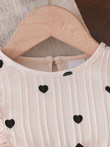 春秋季新款婴儿连体衣，圆领长袖设计，适合新生儿和婴幼儿，小爱心印花，女宝宝连体衣，黑色蝴蝶结装饰，喇叭袖，整体甜美可爱。 - 杏色 - 查看 3