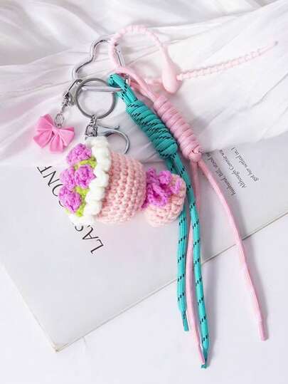 Llavero decorativo colgante con adorno de mariposa, hecho a mano con lana en forma de ramo miniatura, accesorio decorativo para coche, mujer, bolso, invierno