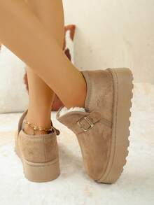 Botas de nieve para mujer con diseño de hebilla en estilo bohemio, nuevo modelo de moda de talla grande, zapatillas esponjosas para uso en exteriores e interiores en otoño/invierno, con suela gruesa y cruzada cálida y peluda