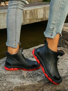 1双青少年防水短款雨靴，时尚舒适，防滑，软厚鞋底，适合厨房、户外水上活动，四季皆宜