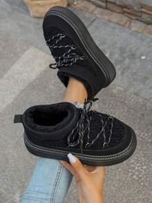 Botas de nieve para mujer lindas y esponjosas, con bloques de color, cordones decorativos, gruesas y cálidas de un solo toque; Nuevas botas de nieve elegantes, cómodas y casuales de moda para el invierno 2025, adecuadas para combinar con atuendos de invierno, botas de invierno para mujeres, botas abultadas para mujer