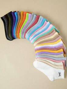 10/20 双女士随机新款字母撞色短袜，可爱时尚个性袜子，柔软舒适，四季皆宜