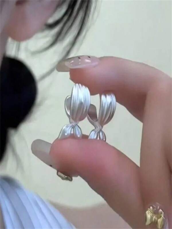 Elegant Boutique Solitaire Bow Design Unique Personality Refined & Gentle Earrings