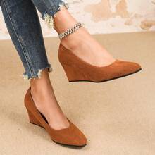 6厘米增高棕色软底尖头坡跟高跟鞋，优雅专业工作鞋，适合春秋季 - 卡其色 - 查看 1
