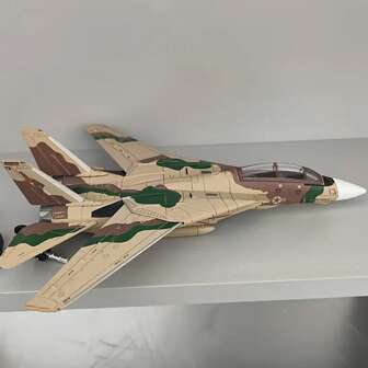 Aircraft And Car Assembly Model - Collectors Aircraft Model - Can Be Used As Holiday Gifts