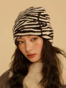 1pc Unisex Retro Fashionable Striped Zebra Pattern Knit Hat, Women Winter Warm Ear Protector Beanie, Suitable For Daily Wear And Halloween
