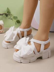 1 双女童时尚蝴蝶结装饰凉鞋，可爱甜美厚底休闲鞋，适合儿童，夏季旅行和度假