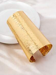 1 chiếc vòng tay kim loại đập lớn bản rộng - A9180 - Xem 5