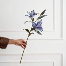 蓝色丝绸花，复古百合人造花插花，2朵花和1个花蕾，乳胶真触复活节百合花，婚礼花束派对餐厅家居餐桌装饰中心婚礼花束