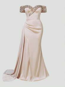 Vestido de satén de hombros descubiertos elegante con collar de lentejuelas brillantes y abertura en el dobladillo de Faeriesty Curve Plus | Lujoso aspecto contemporáneo de noche