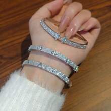 1pc Women's Fashionable Crystal Embellished Bracelet, Personalized Minimalist Letter Design Bracelet, Luxury Jewelry For Weddings, Parties, Perfect Gift For Valentine's Day, Mother's Day