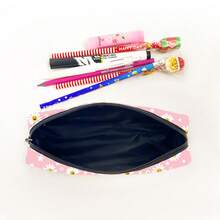 1个圆柱形小雏菊图案铅笔袋，极具吸引力的学生文具收纳袋，多种颜色可选，适合学生返校桌面文具收纳