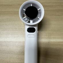 便携式手持风扇，120档可调速，迷你USB充电风扇，内置可充电电池，风量大，制冷效果好，续航持久，适合旅行和户外活动，可充电便携风扇，适合学生使用，也可作桌面风扇，是夏季户外露营和旅行的理想之选。