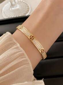 Gold Bracelet, Elegant And High-Quality, Suitable For Daily Wear, Dates, Parties And Gifts