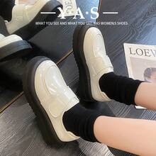 Women Loafers Shoes - 米色 - 查看 1