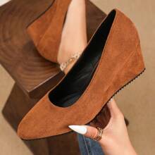 6厘米增高棕色软底尖头坡跟高跟鞋，优雅专业工作鞋，适合春秋季 - 卡其色 - 查看 8