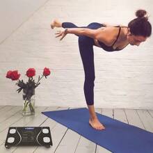 RAF 可充电智能电子秤，有黑色/白色/粉色可选，150mAh 锂电池，测量 BMI、体脂、肌肉质量，与健身应用程序同步数据 - 彩色 - 查看 2