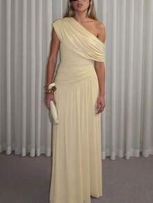 Đầm dài xếp ly cổ xéo màu trơn dành cho nữ, ôm dáng tôn vóc, thanh lịch và gợi cảm, thích hợp cho các bữa tiệc mùa hè. - Màu be - Xem 3