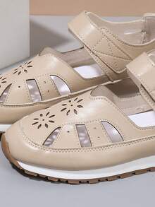 女士休闲坡跟凉鞋 - 棕色配黑色装饰，魔术贴绑带，低跟，露趾设计，夏季时尚鞋履