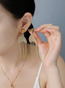 1 Par de Pendientes Colgantes con Borlas, Piedras de Circonita y Chapado en Oro de Acero Inoxidable de Lujo, Apropiados para Mujeres en Bodas/Festivales Musicales/Vacaciones en la Playa/Fiestas/Regalos