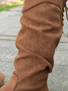 Botas medianas de caña alta para mujer de otoño/invierno, con puntera redonda, planas, de gamuza y con cordones - Caqui - Ver 5