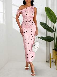 Vestido rosa con hombros descubiertos para mujer de Oldmarny con diseños de corazones del Día de los Enamorados, besos, abrazos y frases de amor - Rosa - Ver 1