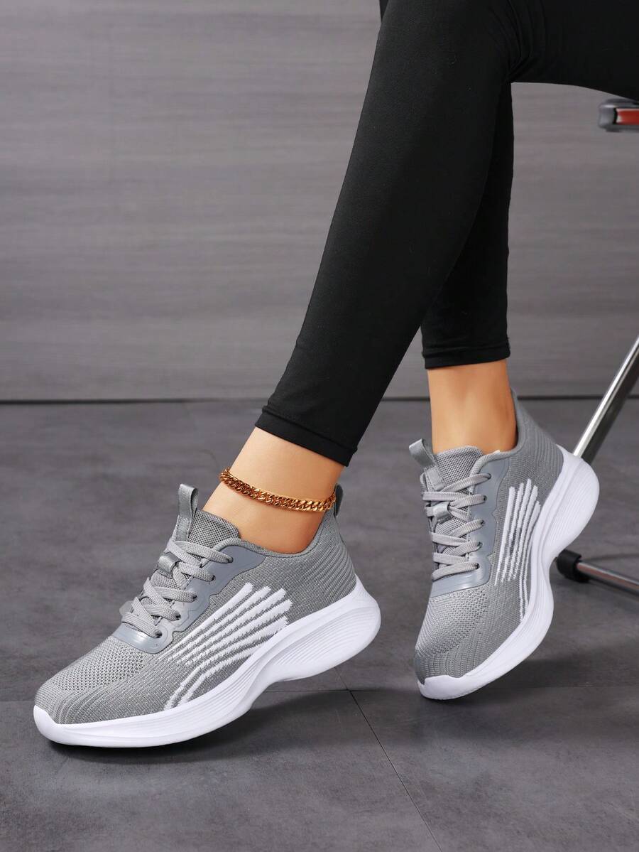 新款大码透气网眼面料休闲女鞋、女式软底跑步鞋、女式布面运动鞋、女式灰色运动鞋、轻便舒适的女式平底鞋、女式慢跑鞋、女式旅游鞋、女式训练鞋、女式步行鞋、女式健身鞋、时尚女鞋、男式休闲鞋、男式运动鞋、女式路跑鞋、男式路跑鞋