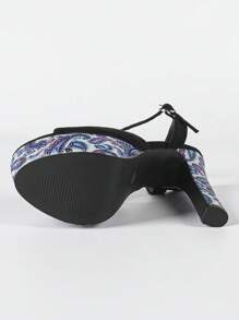 派对装白色露趾粗跟防水台高跟鞋女士