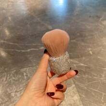 1PC Luxury Portable Rhinestone Powder Brush – Soft Bristles For Loose/Pressed Powder, Easy Clean & Travel-Friendly, Ideal For Daily/Work/Trip Makeup, 2025 Fashionable Beauty Gift (Rhinestone-Encrusted Handle)