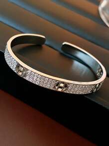 Gold Bracelet, Elegant And High-Quality, Suitable For Daily Wear, Dates, Parties And Gifts