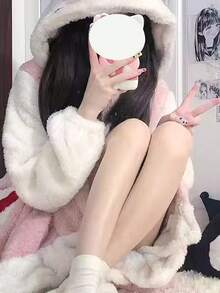 Bata de Invierno Mujer con Capucha de Pelo Coral - Diseño de Gatito Cute, Acolchada y Transpirable para Relax en Casa