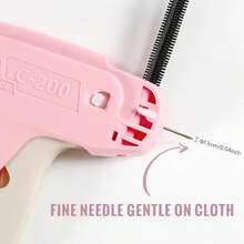 Pistola micro per etichettare gli indumenti, pistola per punto fine aggiornata, mini pistola per punto senza inceppamenti per abiti, kit di attrezzi per la riparazione rapida di indumenti con 6 aghi, 1000 fermacampioni neri e 1000 bianchi da 5 mm