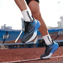 أحذية تدريب رياضية للرجال لامتحان التربية البدنية بالمرحلة المتوسطة موديل 2025، مضادة للانزلاق، خفيفة الوزن، ماصة للصدمات، وبطانة كربونية رياضية - الأسود - مشاهدة 1