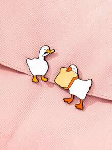 2pcs (Random Design) Cartoon Big White Goose Brooch, Creative Student Backpack Pins Clothing Accessories, Cute And Adorable Letter Metal Badge