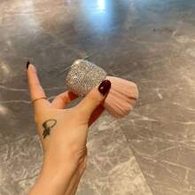 1PC Luxury Portable Rhinestone Powder Brush – Soft Bristles For Loose/Pressed Powder, Easy Clean & Travel-Friendly, Ideal For Daily/Work/Trip Makeup, 2025 Fashionable Beauty Gift (Rhinestone-Encrusted Handle)