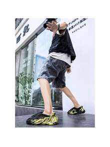 Foam Runners Shoes, Teens Boys Shoes Fashion Foam Runners Foam Runner For Boy & Girls Slippers Little Foam Runners Sneakers Cloud Slides Men Pillow Running Shoes Sandals Outdoor Indoor Slipers - Black - View 4