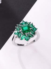 1 件复古优雅闪亮祖母绿 CZ 戒指，女士圣诞节、感恩节礼物，适合日常佩戴