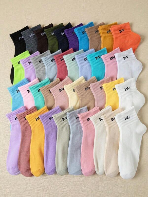 10/20 pares de calcetines cortos con diseño de letras de colores aleatorios para mujeres, calcetines personalizados lindos y de moda, suaves y cómodos para usar en todas las estaciones