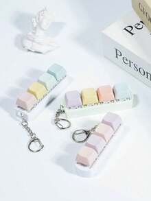 1个朋克风1/4键机械键盘轴测试仪兼减压钥匙扣，随时缓解焦虑，是送给朋友的理想万圣节礼物，也是可爱的哥特风Y2K万圣节配饰、教师节礼物、圣诞节礼物、包包配饰、带证件夹的挂绳、汽车配饰、包包挂饰、车饰等。