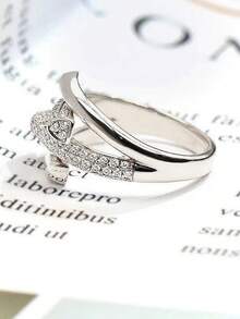 Estuche de regalo: Anillo dorado elegante con diseño de línea cruzada con microincrustraciónde rhinestones, disponible en varios tamaños, adecuado para mujeres, boda, fiesta o regalo del Día de San Valentín - Plateado - Ver 3