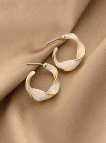 1 par de pendientes de aro en forma de gota de aceite de color blanco lechoso con decoración de rhinestones en dorado y rojo, adecuado como regalo de graduación o regalo para amigos