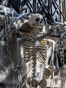 1pc Halloween Plastic Fake Chain Props, Plastic Prison Chain Suitable For Halloween Party Role-Playing Accessories Costume Decorations - Multicolor - View 4